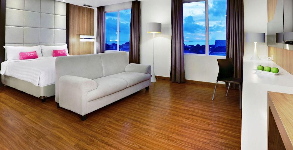 เฟฟโฮเต็ล โอโล ปาดัง Hotel ภายนอก รูปภาพ